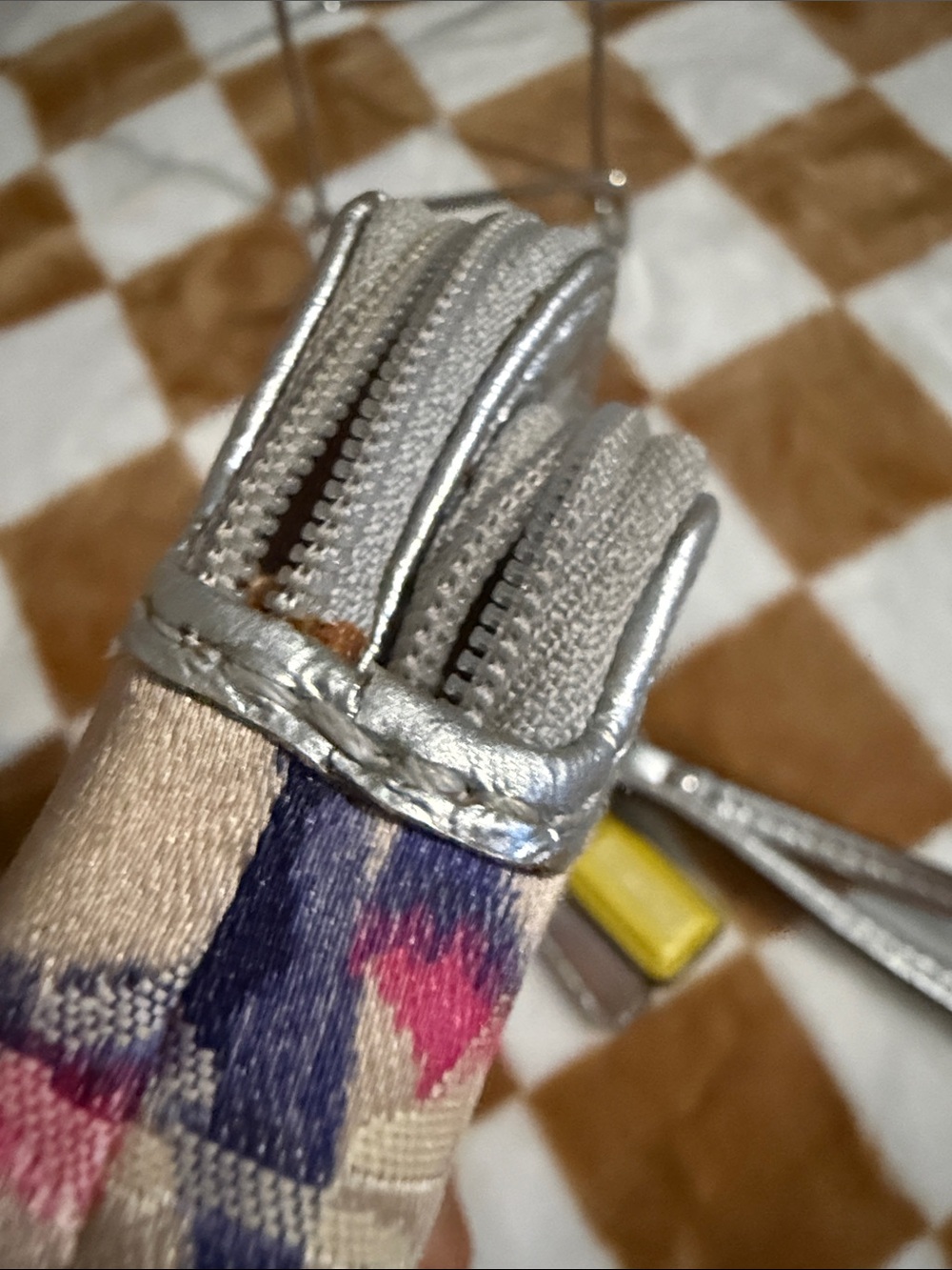 Coach Poppy Graffiti Ikat Signature Double Zip Wristlet preloved - Picture 14 of 16